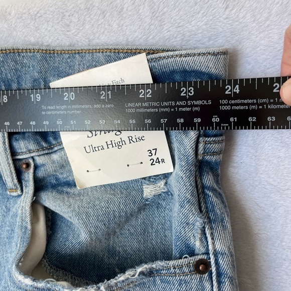 Abercrombie & Fitch Jeans Sz 37/24 Plus The 90s Straight Ultra HR Light Wash NWT - Picture 7 of 15